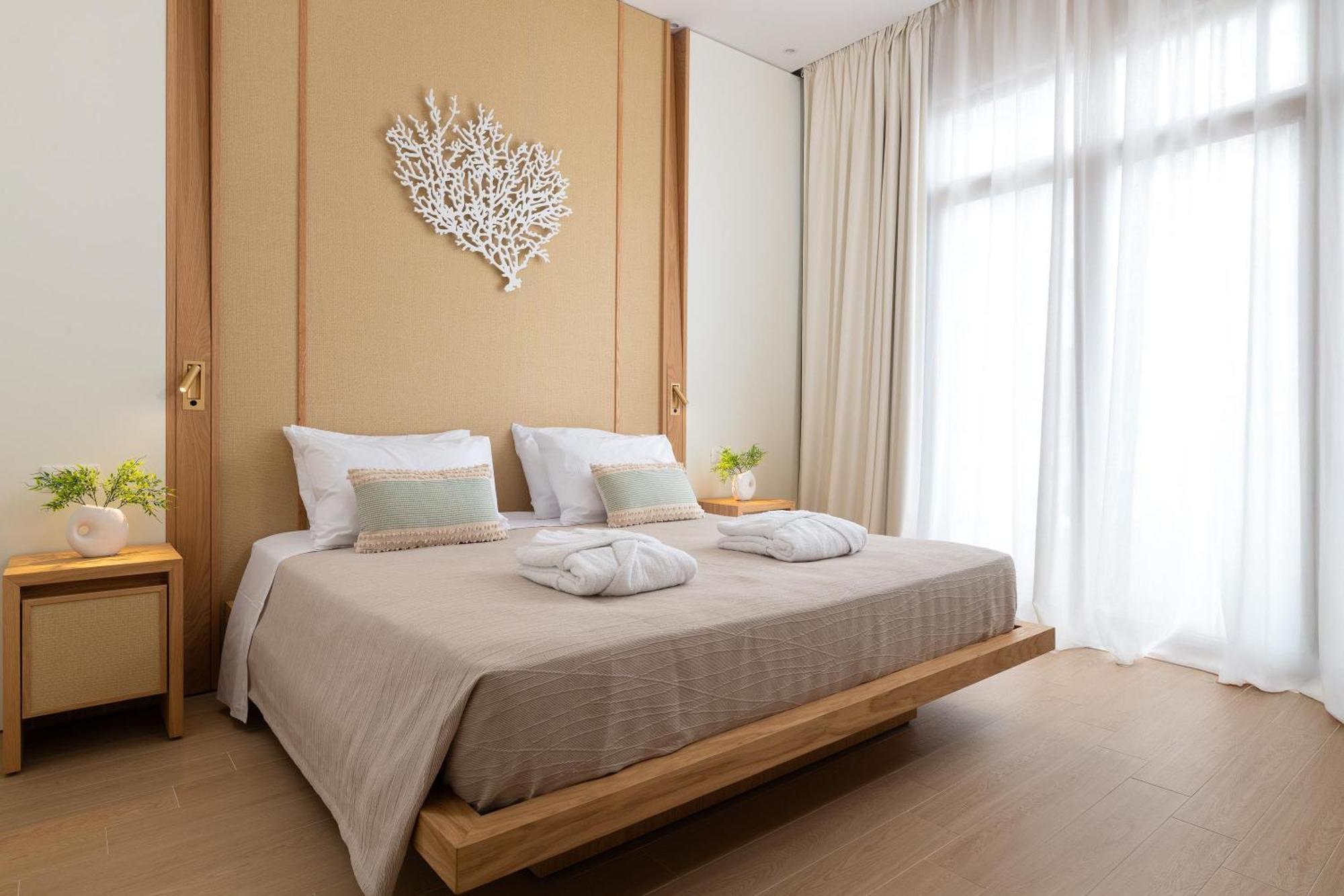Hotel The 12th Rhodes City